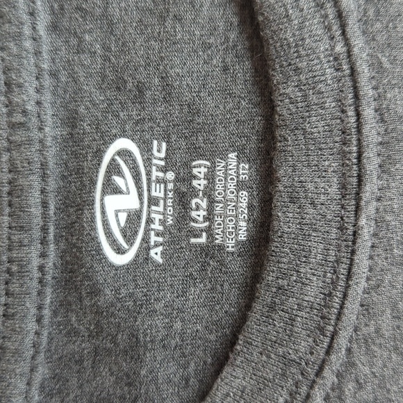 Lot of 2 Realtree/Athletic Works Graphic Crew Neck SS T-Shirts LARGE Gray - Picture 6 of 13